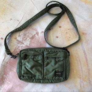 Porter crossbody